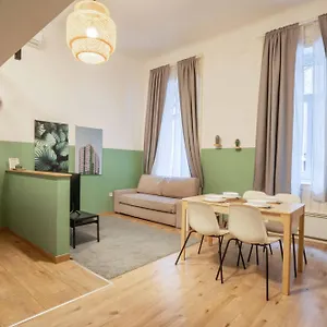 https://a-bright-one-bedroom-apartment-in-central-district.inbudapesthotels.com